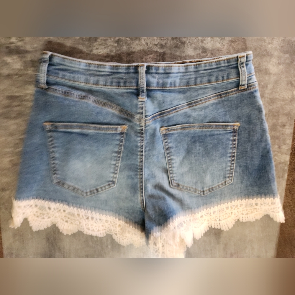 arula jean shorts - Picture 4 of 4